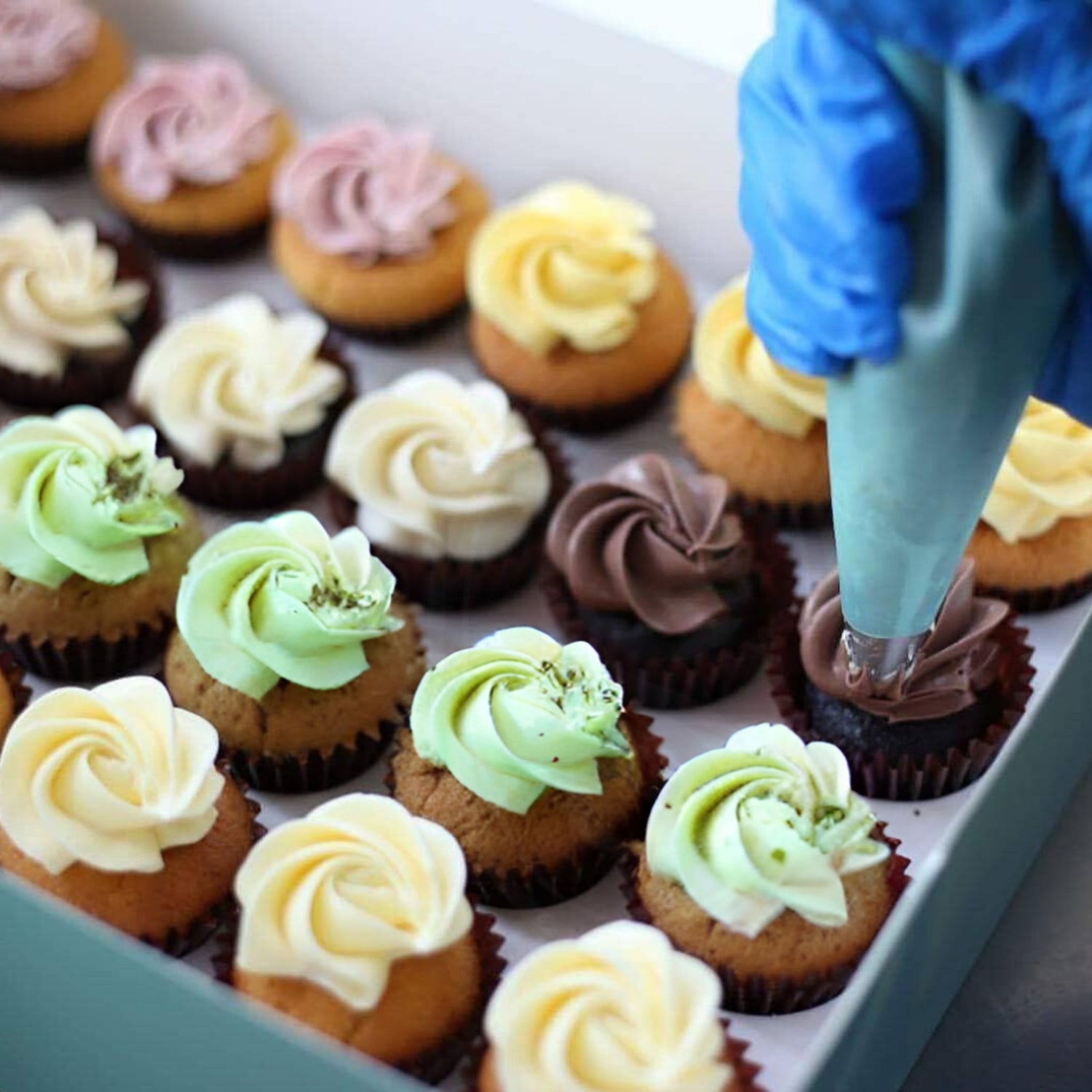Mini Cupcake Set Tasting Set (12pc) - Apr 2025